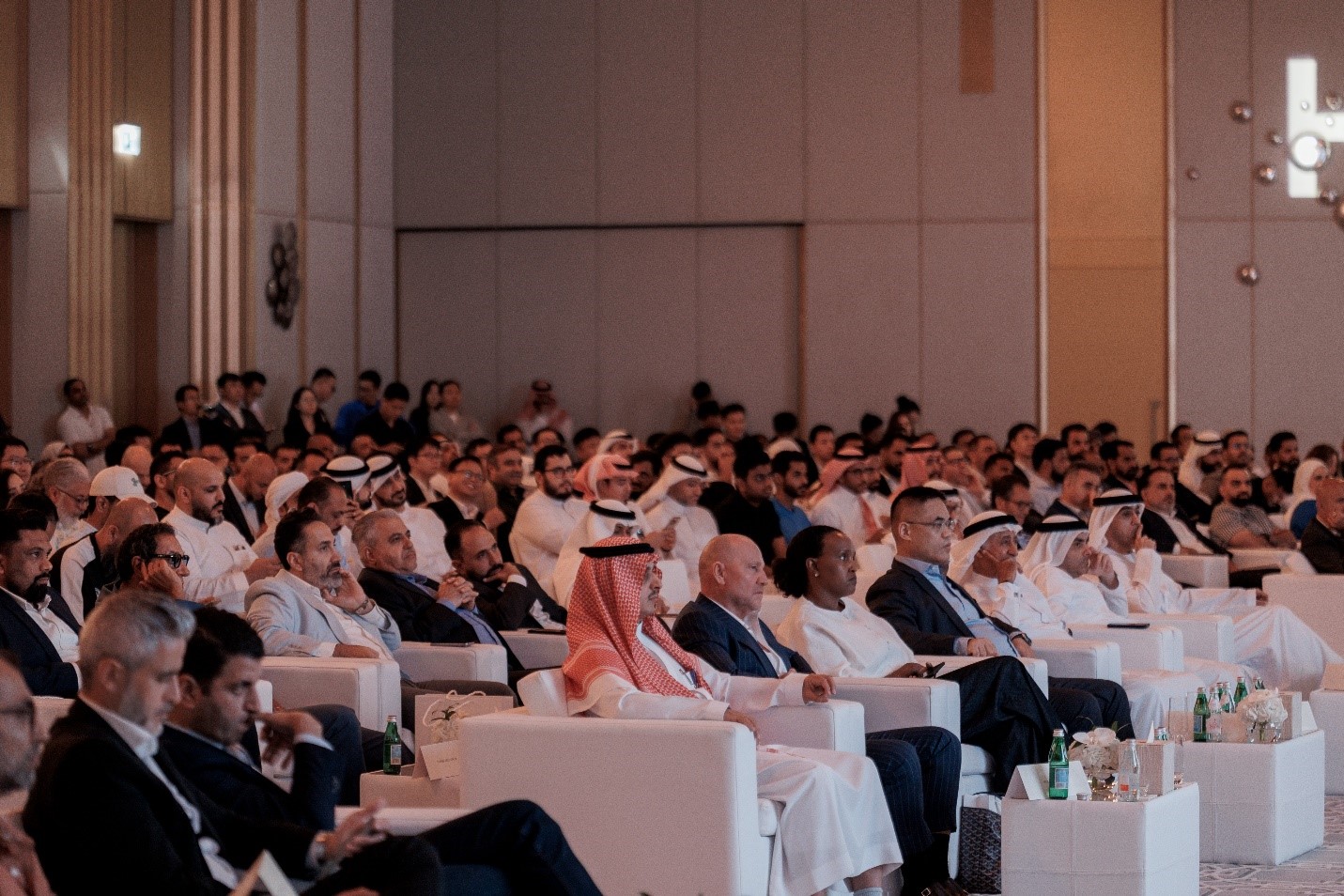 HONOR تطلق هاتفها القابل للطي HONOR Magic V5 في حدث إقليمي مميز في دبي