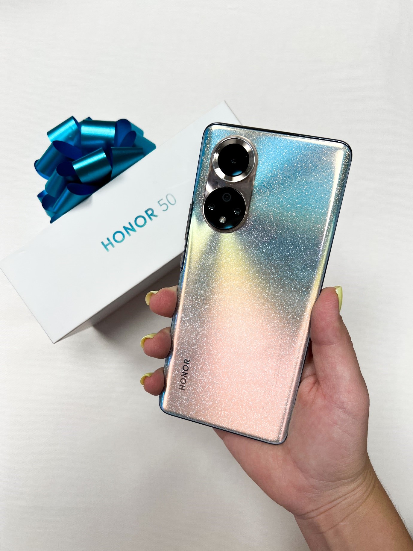 Дари любимым внимание и HONOR.Три подарка HONOR, которые обрадуют любого.