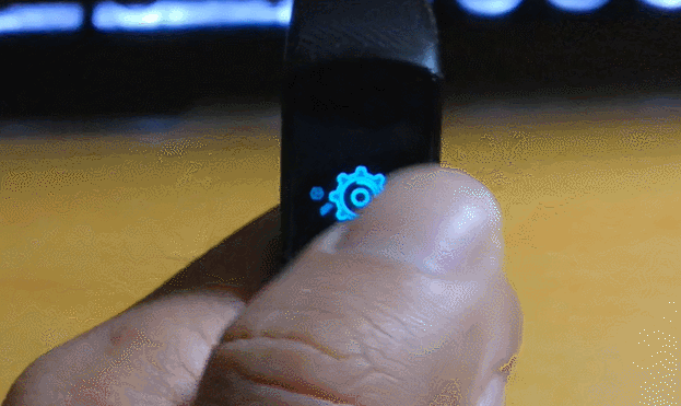 【荣耀少年】超高性价的荣耀手环4开局火爆都是因为…