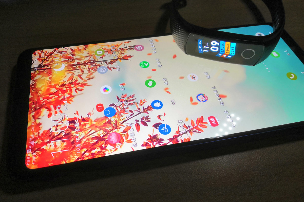 【荣耀少年】超高性价的荣耀手环4开局火爆都是因为…