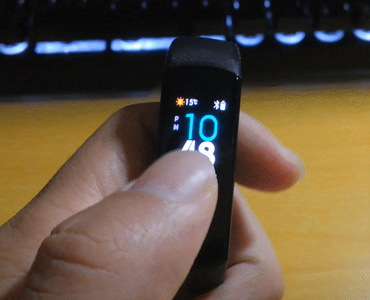 【荣耀少年】超高性价的荣耀手环4开局火爆都是因为…