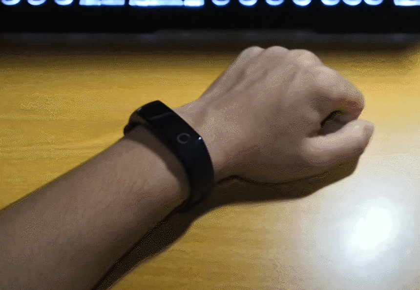 【荣耀少年】超高性价的荣耀手环4开局火爆都是因为…