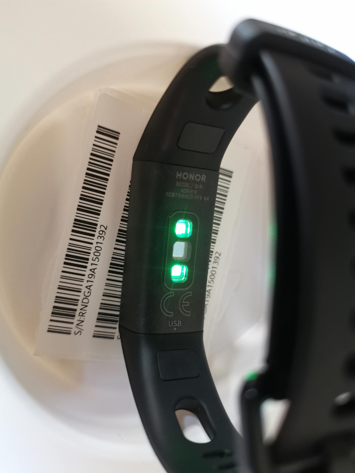 毅青评测之荣耀手环5i开箱与初步上手