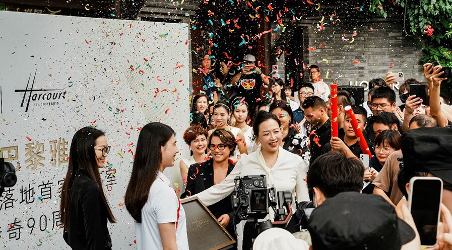 巴黎雅顾摄影工作室入驻成都荣耀全球旗舰店：开启影像艺术新征程