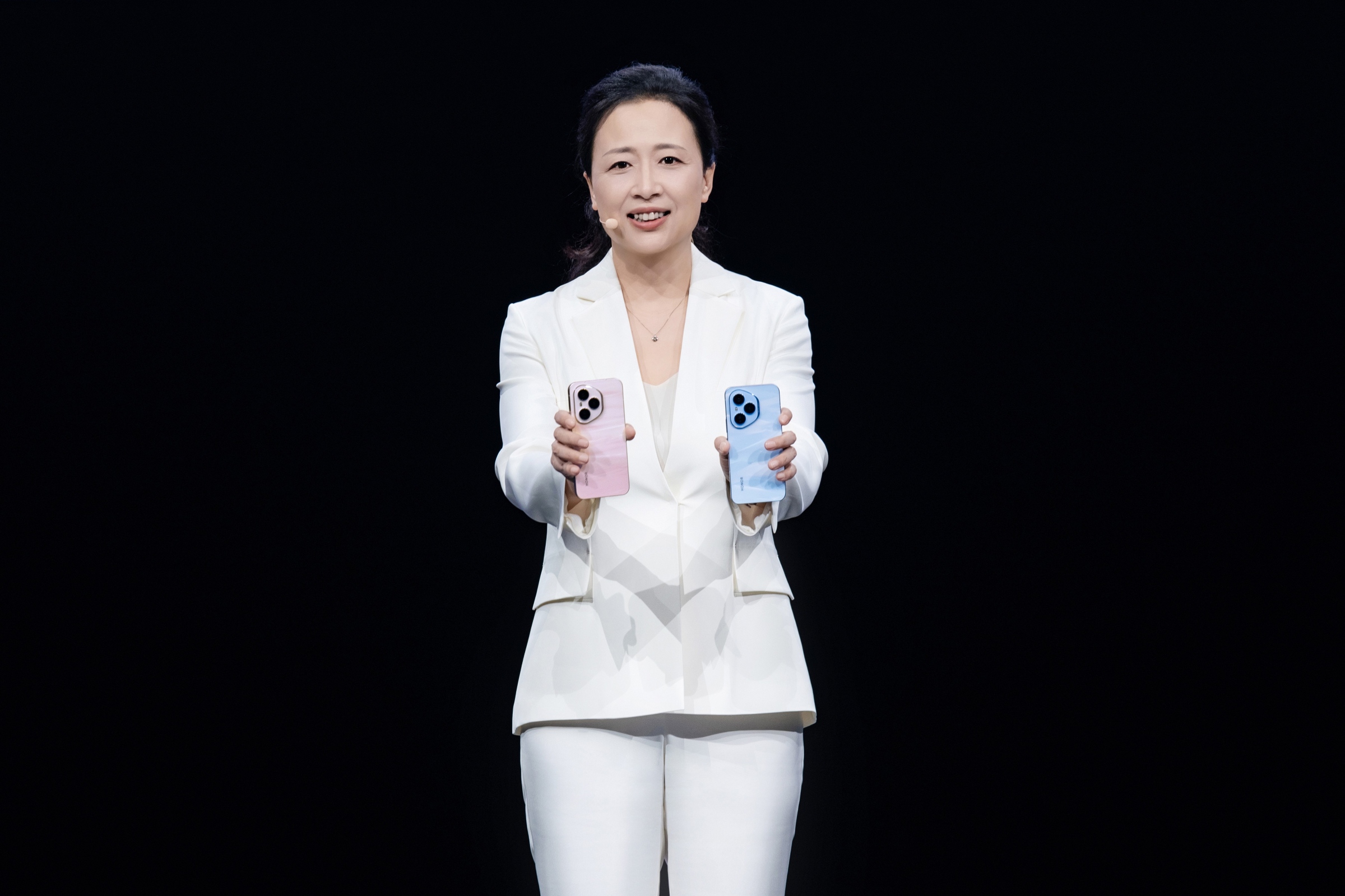 轻旗舰 真实力 荣耀400系列发布