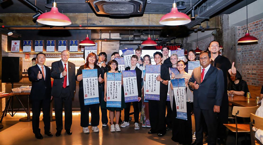 荣耀首次“阿尔法之旅”闭幕，探索AI时代科技人文交流新路