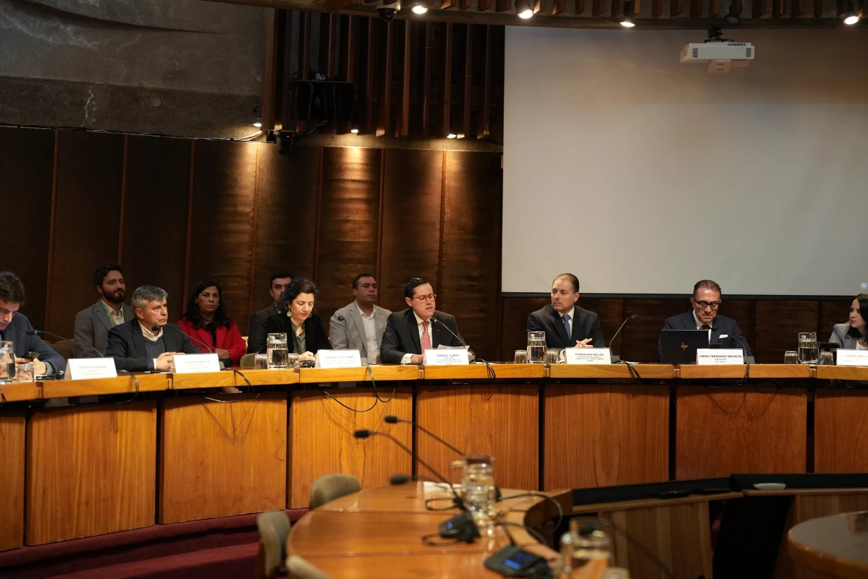 以创新和AI赋能消费者 荣耀服务智利数字产业发展