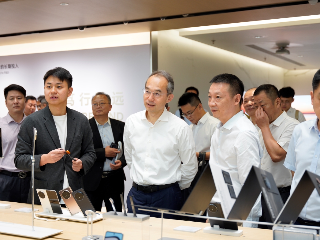 荣耀与中国电信达成战略合作 共筑AI终端生态新格局