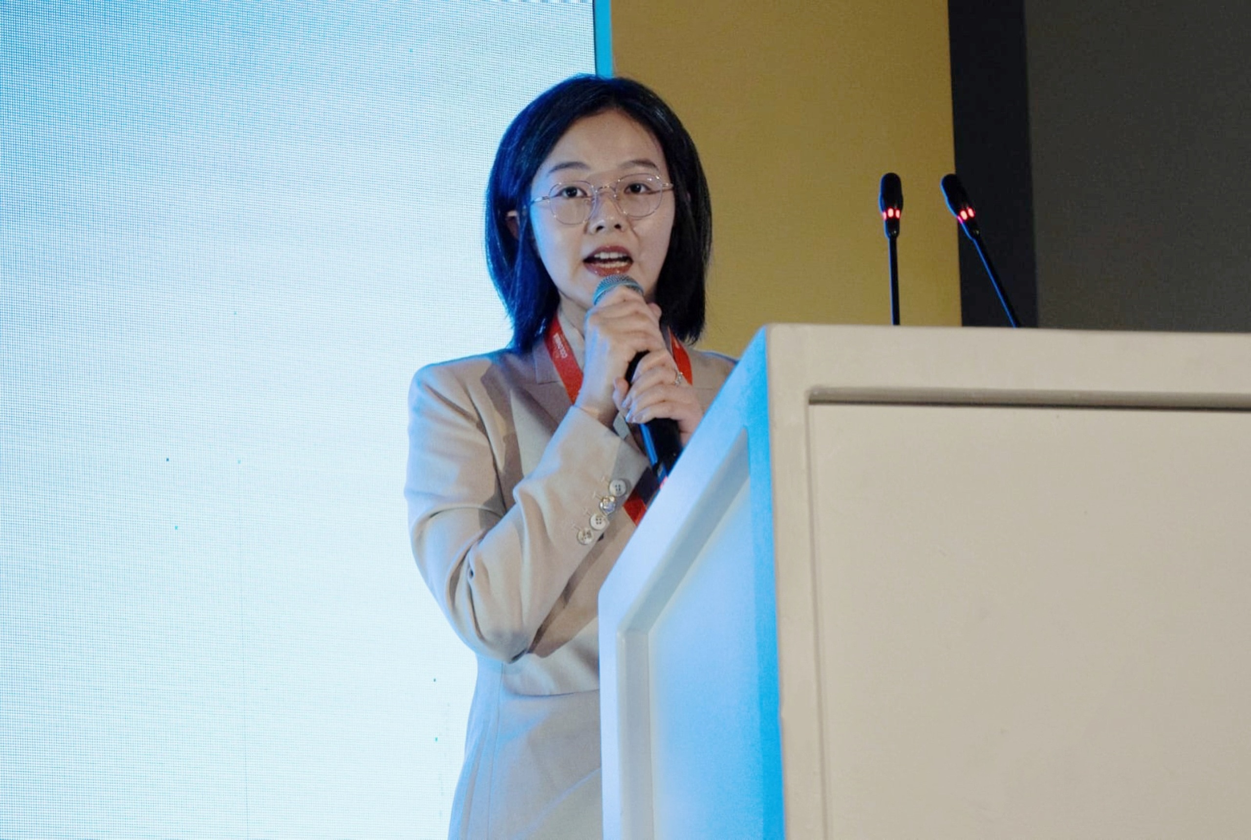 以人为本的AI内核,构建惠及消费者的AI生态 2