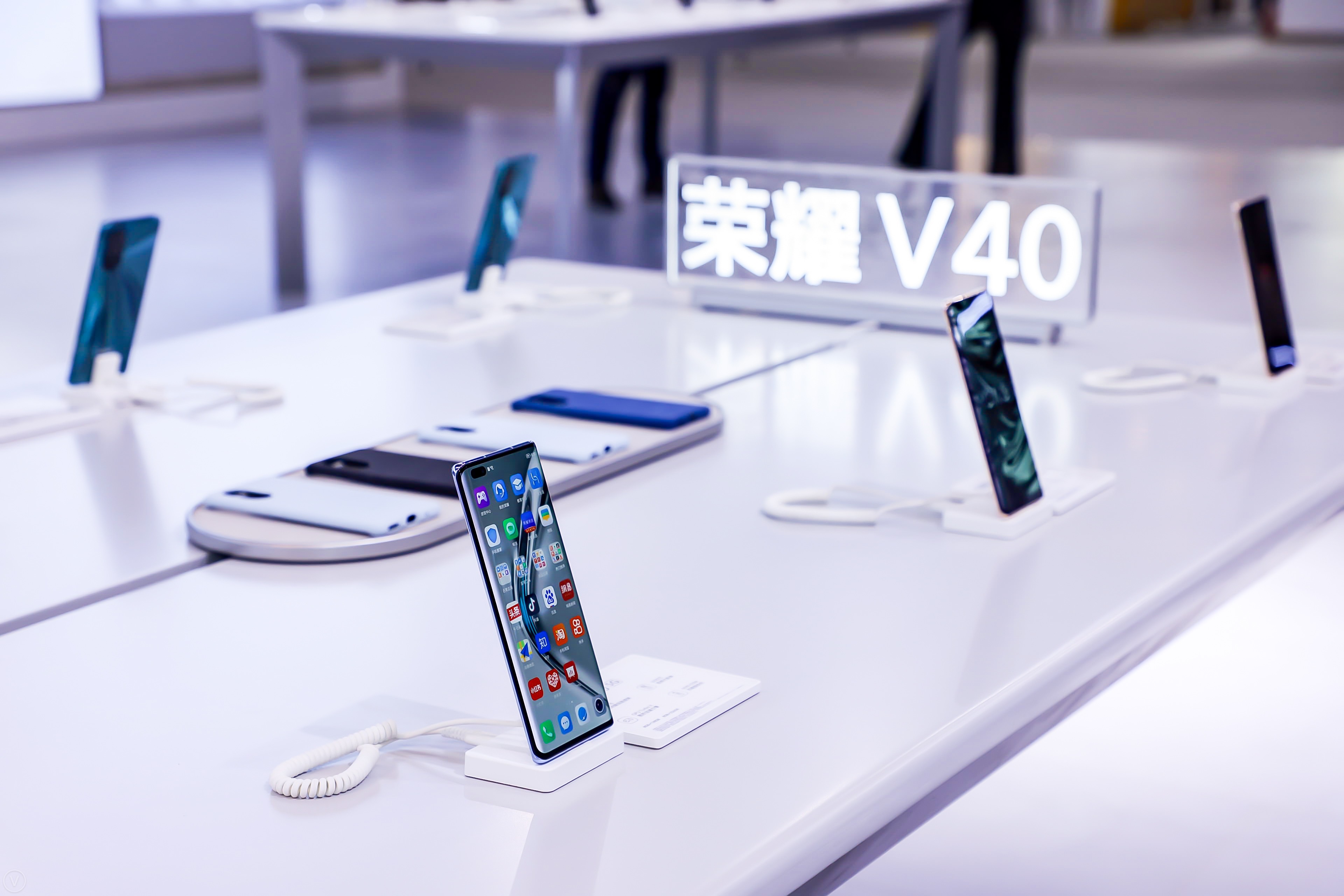 第九届中国电子信息博览会|荣耀万飚：聚力创新，笃行致远