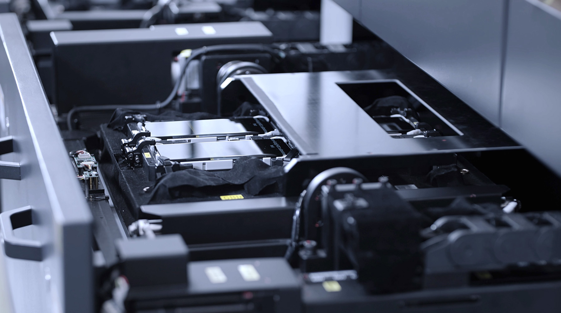 研发制造协同创新,荣耀Magic4系列产线首次对外开放