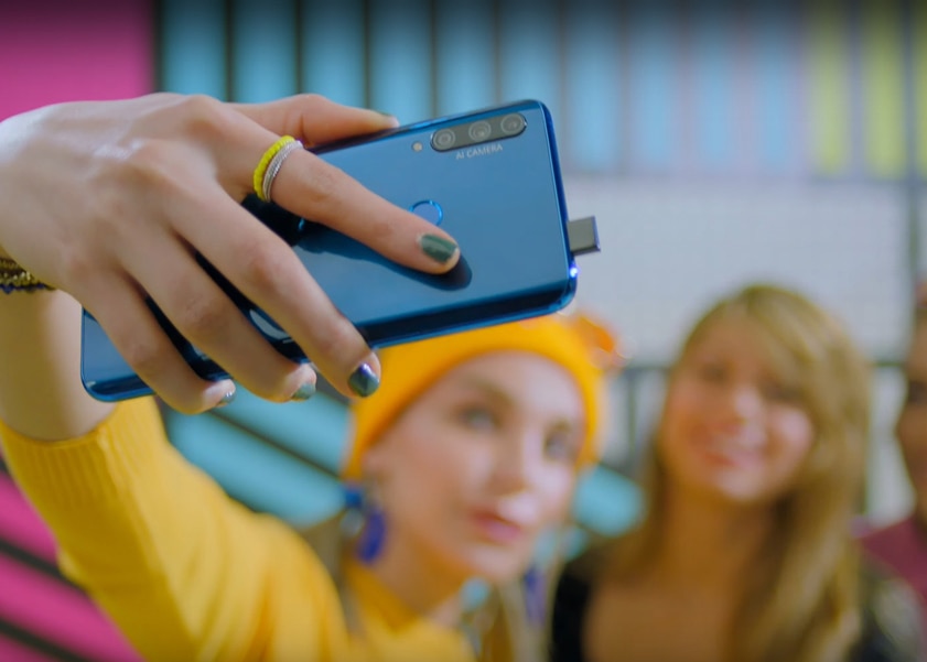HONOR 9X pop-up kamerával