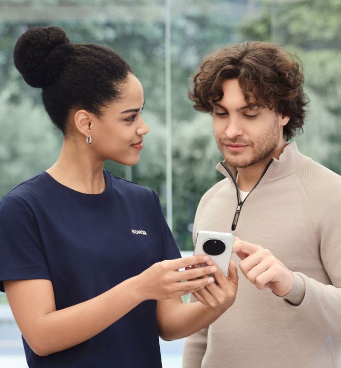 Invia una richiesta di riparazione sul sito ufficiale https://www.honor.com/it/support/express-repair/