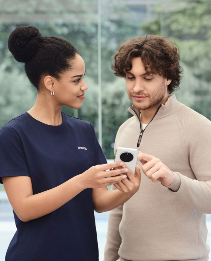 Invia una richiesta di riparazione sul sito ufficiale https://www.honor.com/it/support/express-repair/