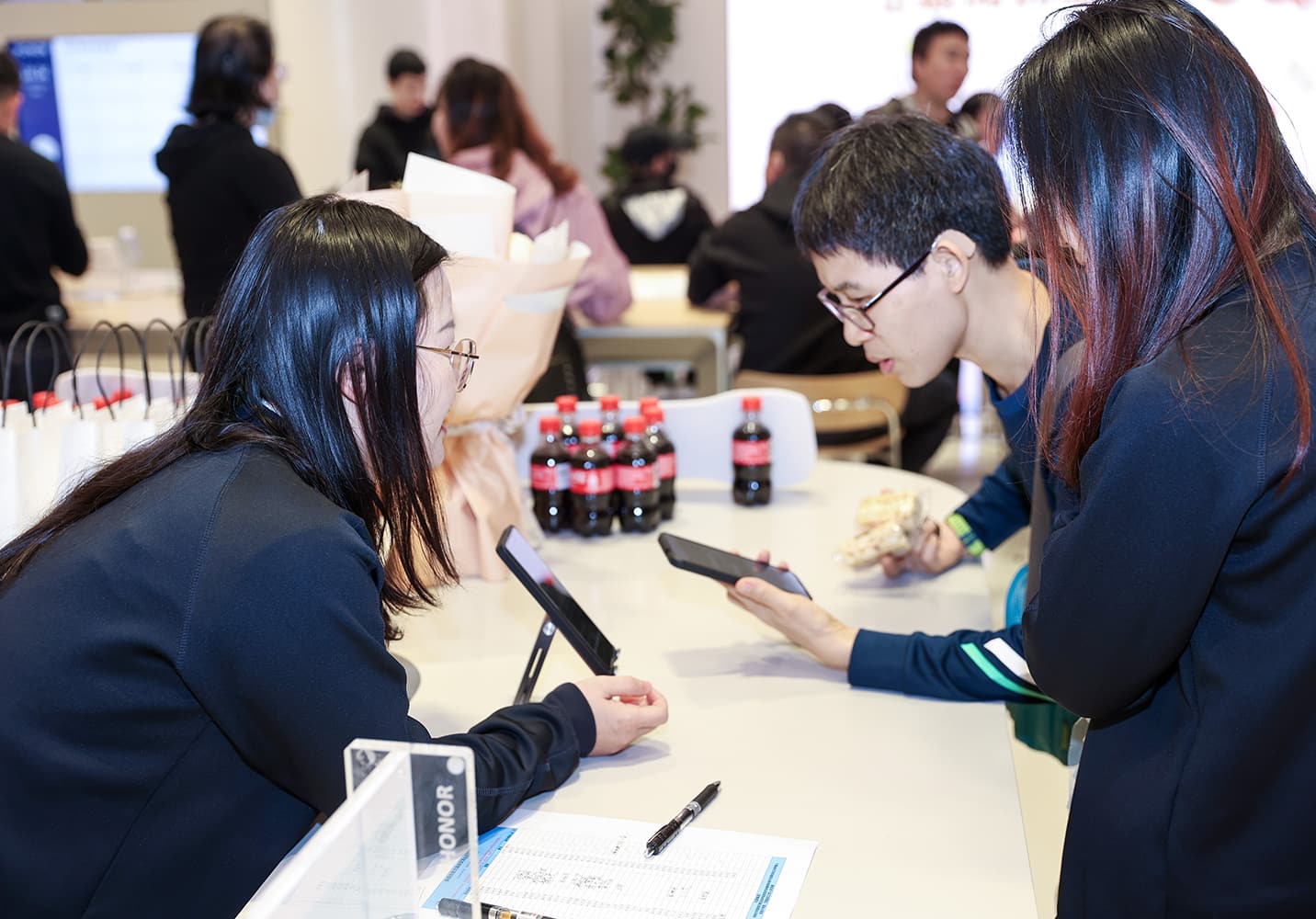 HONOR LIFE Store (Coastal City Shopping Center, Shenzhen) 5