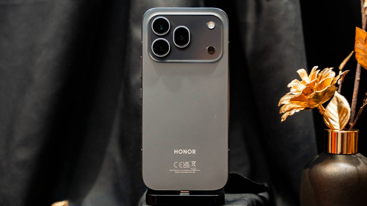 Black | The deep, quiet soul of the midnight sky.