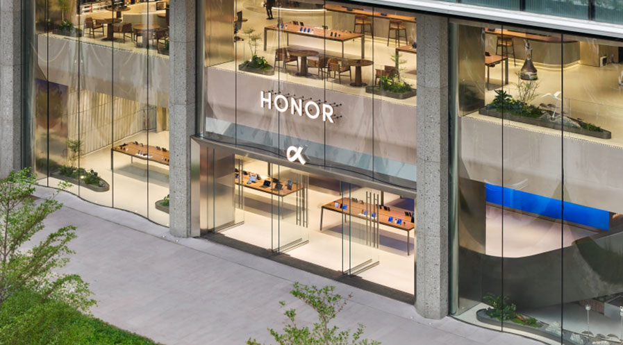 افتتاح متجر HONOR ALPHA الرائد في شينزين ليشكل مركزًا عالميًا متقدمًا لمنظومة أجهزة الذكاء الاصطناعي.