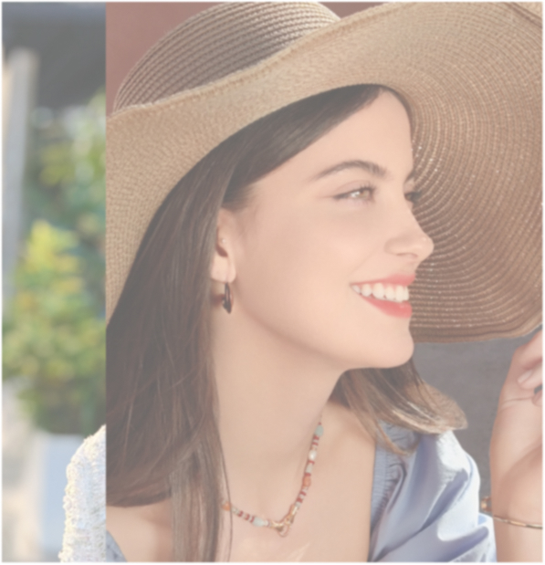 256GB Super-large storage capacity. Years of precious memories. 3