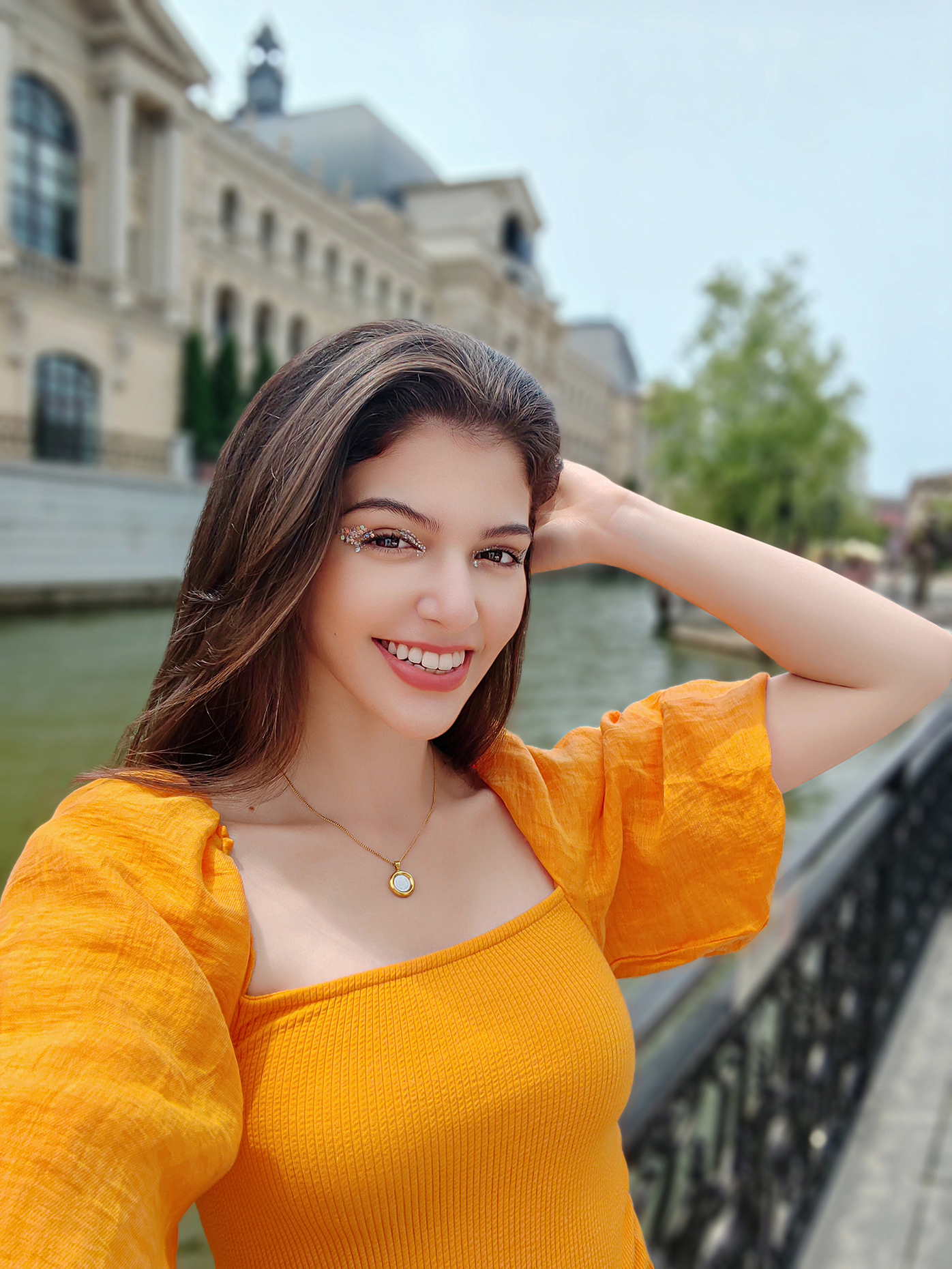 HONOR 90 Gerçek güzelliğinizi Portreleyin.